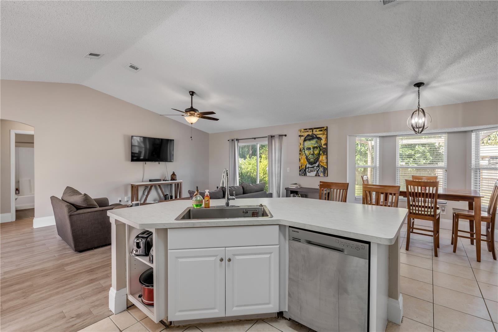 FLORIDA SHORES #11 - Residential Lease