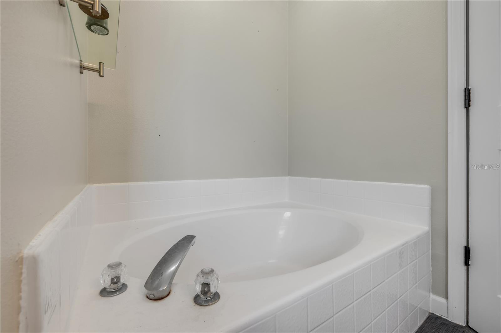 FLORIDA SHORES #11 - Residential Lease