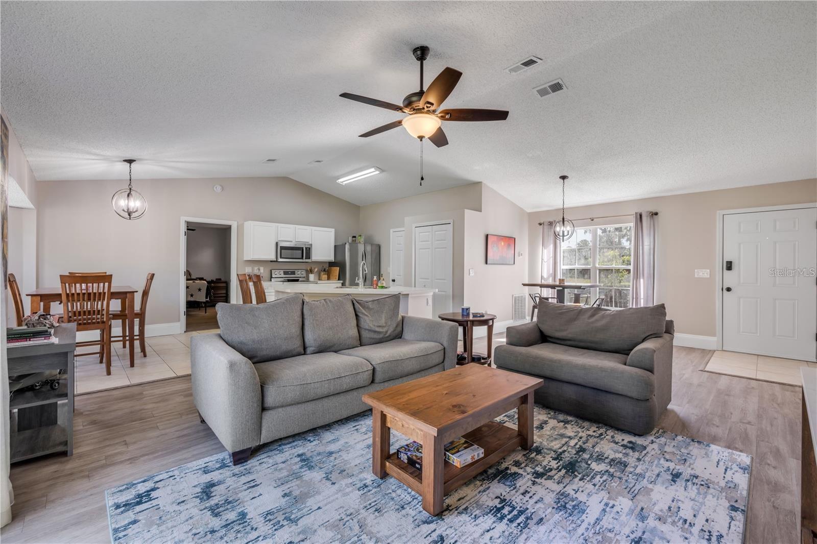 FLORIDA SHORES #11 - Residential Lease