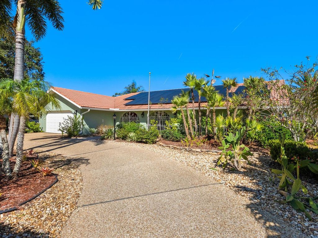 Photo of 4725 Greencroft Road, Sarasota, FL 34235 (MLS # A4679547)