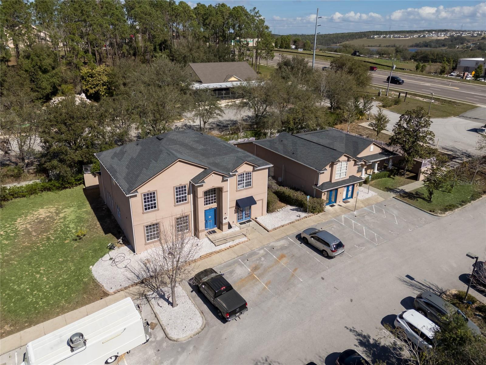 600 N HIGHWAY 27