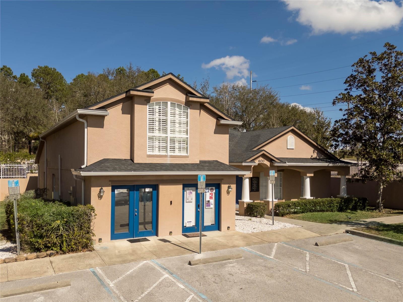 600 N HIGHWAY 27