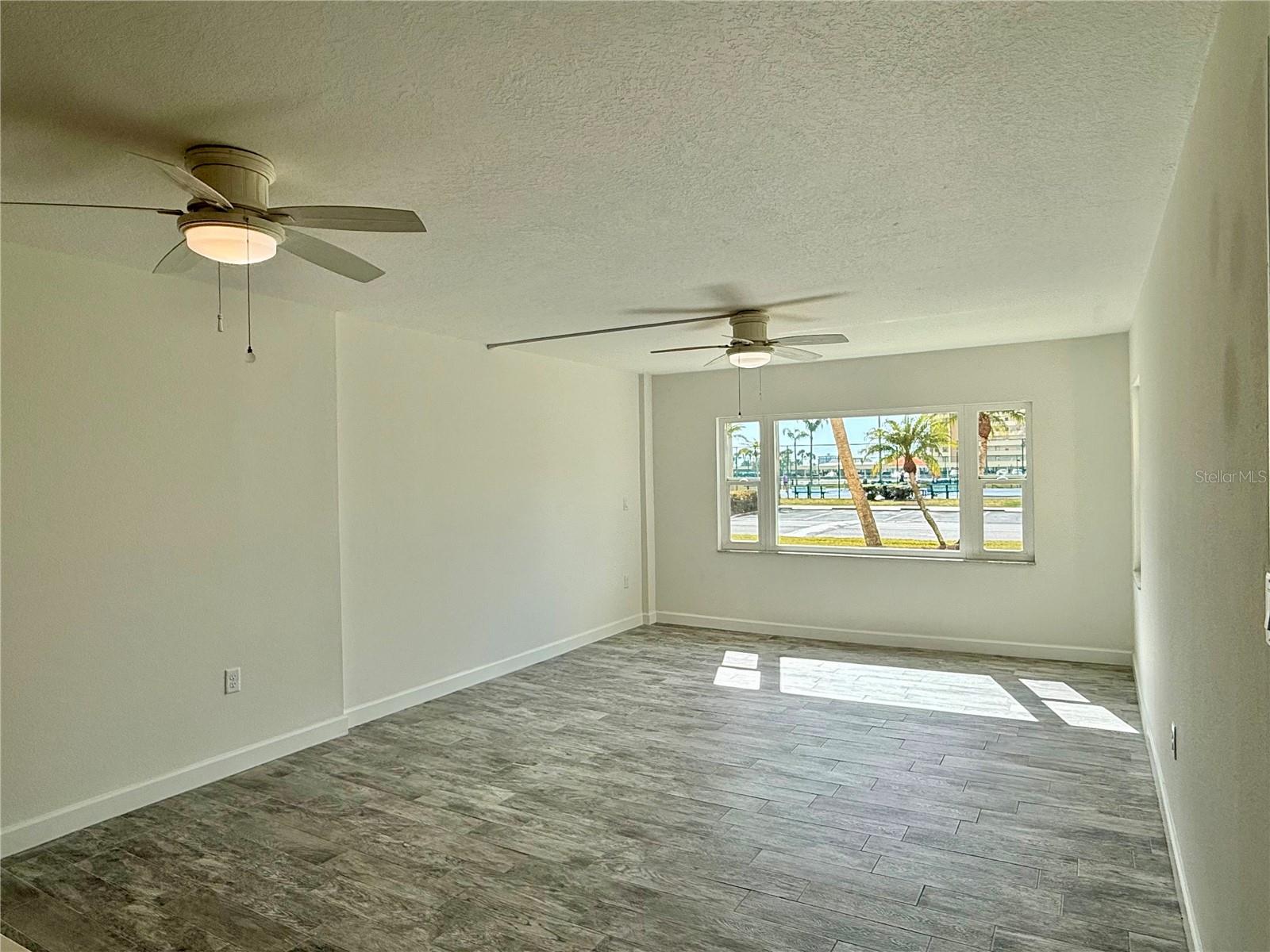 HAMILTON HOUSE THE CONDO - Residential