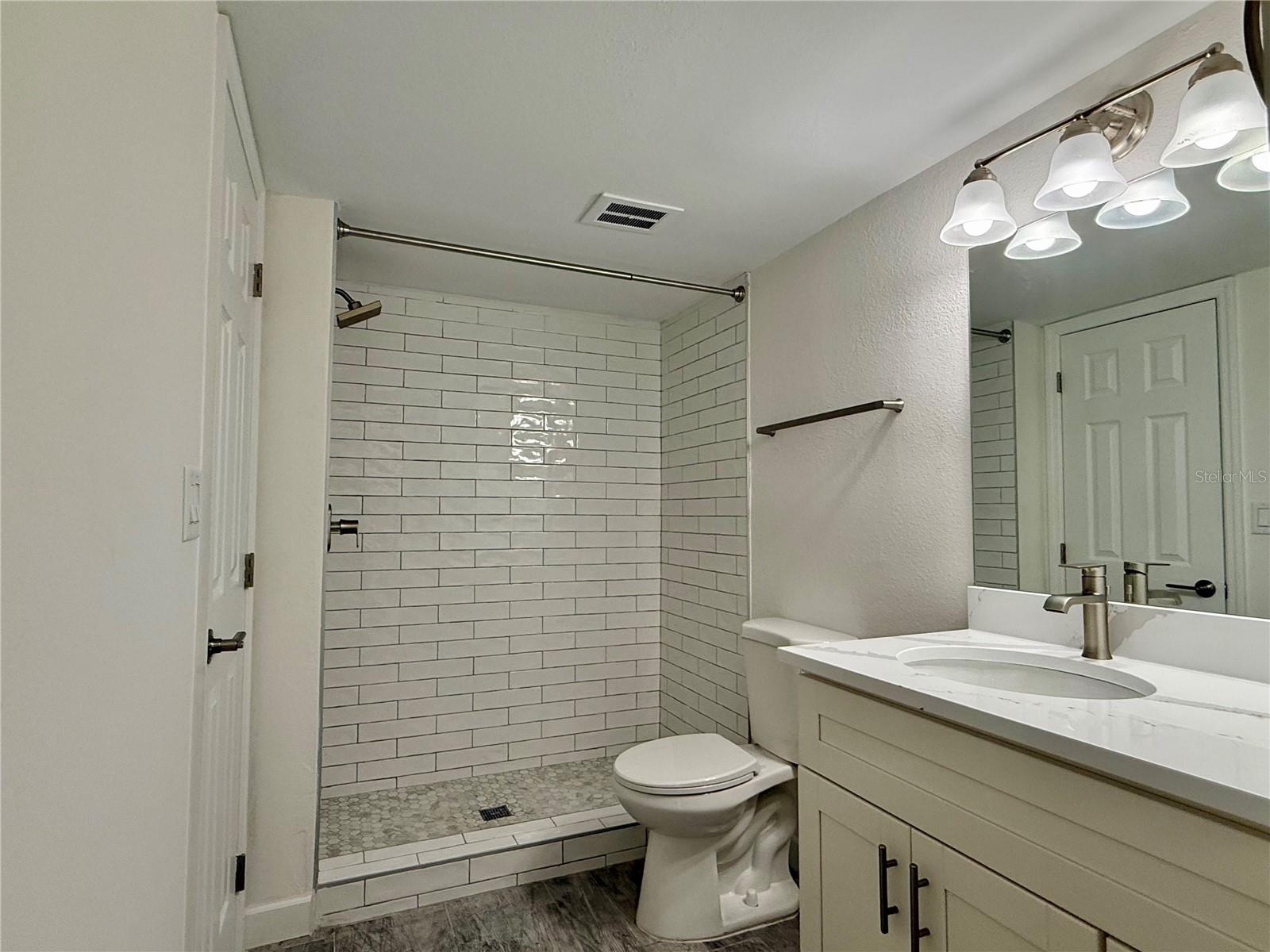 HAMILTON HOUSE THE CONDO - Residential