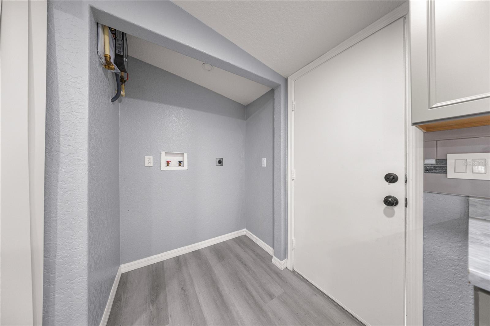 FLORIDA HIGHLANDS - Residential