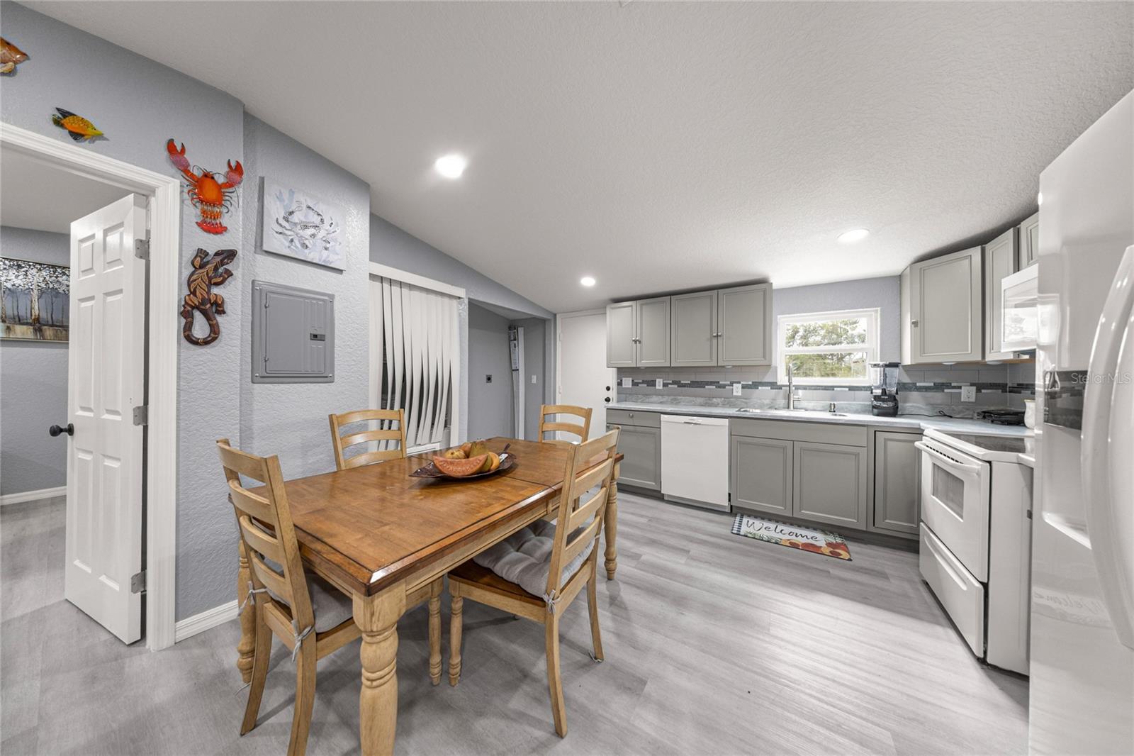 FLORIDA HIGHLANDS - Residential