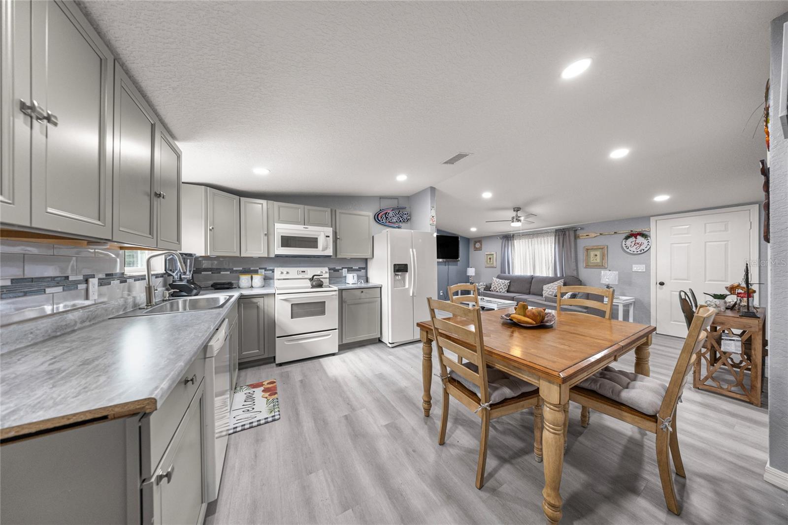 FLORIDA HIGHLANDS - Residential