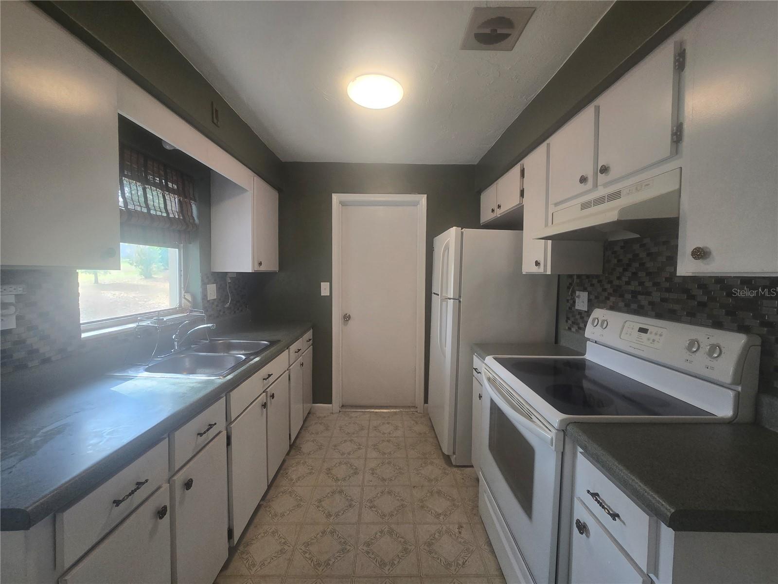 BEVERLY HILLS UNIT 05 - Residential