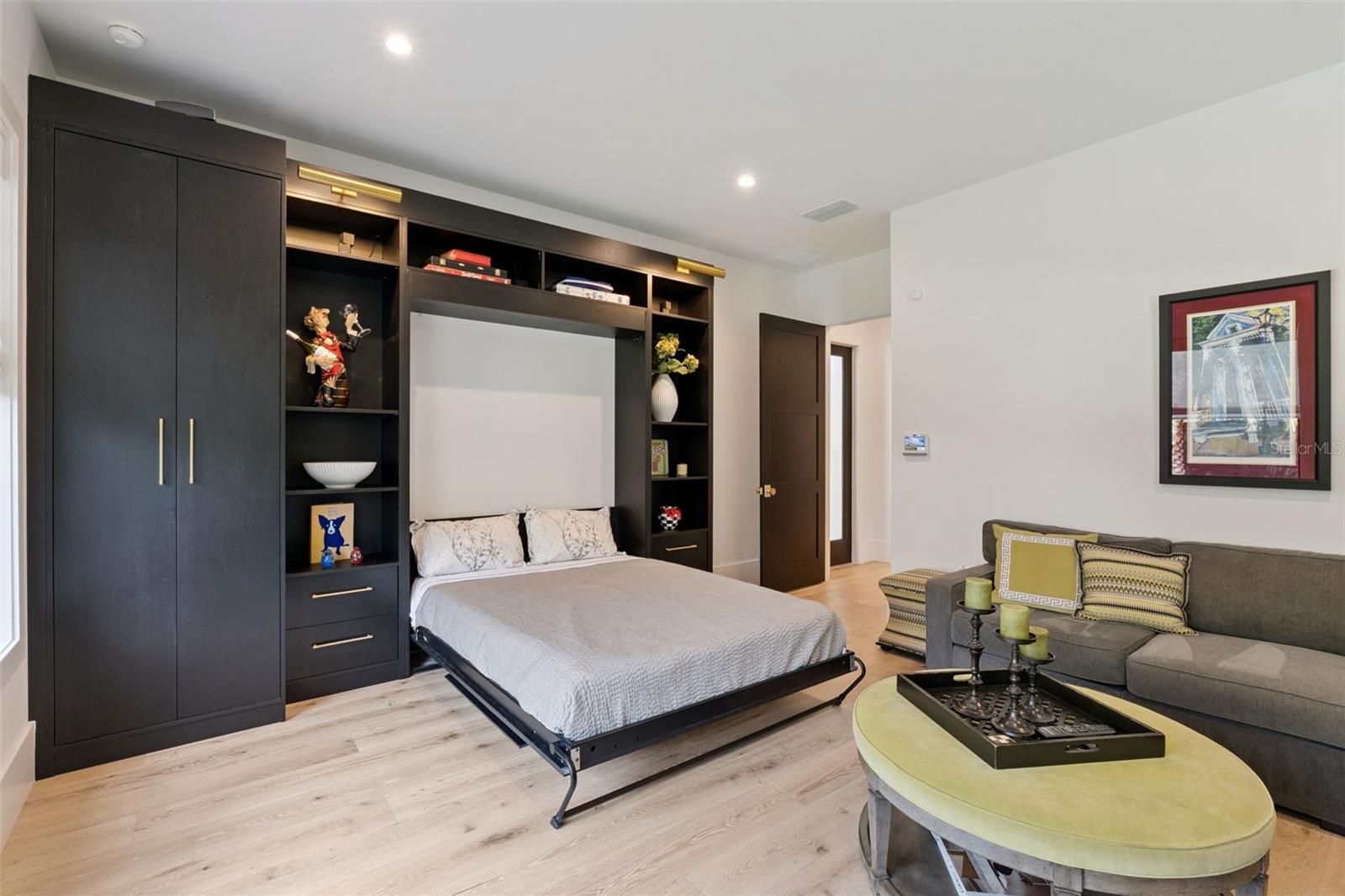 DIXIE TERRACE - Residential