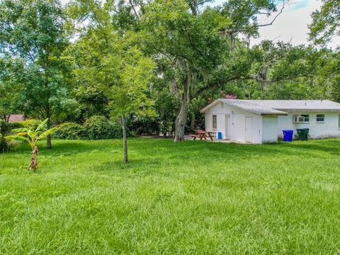 A home in LAKELAND