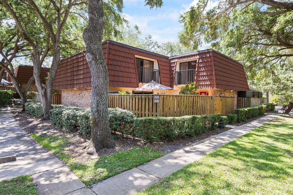 Photo of 2626 2nd Court, Palm Harbor, FL 34684 (MLS # TB8384307)
