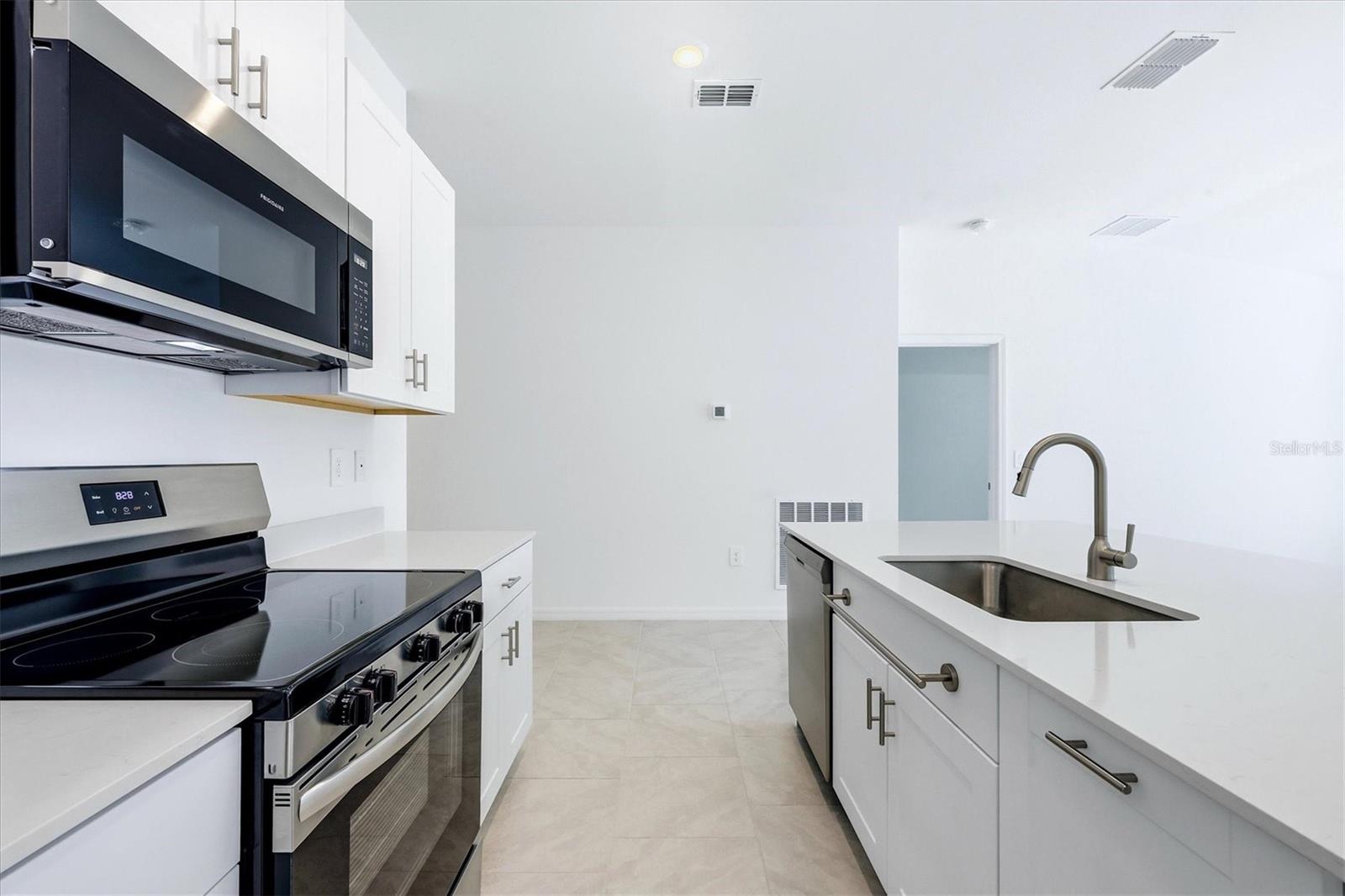 ROTONDA LAKES - Residential