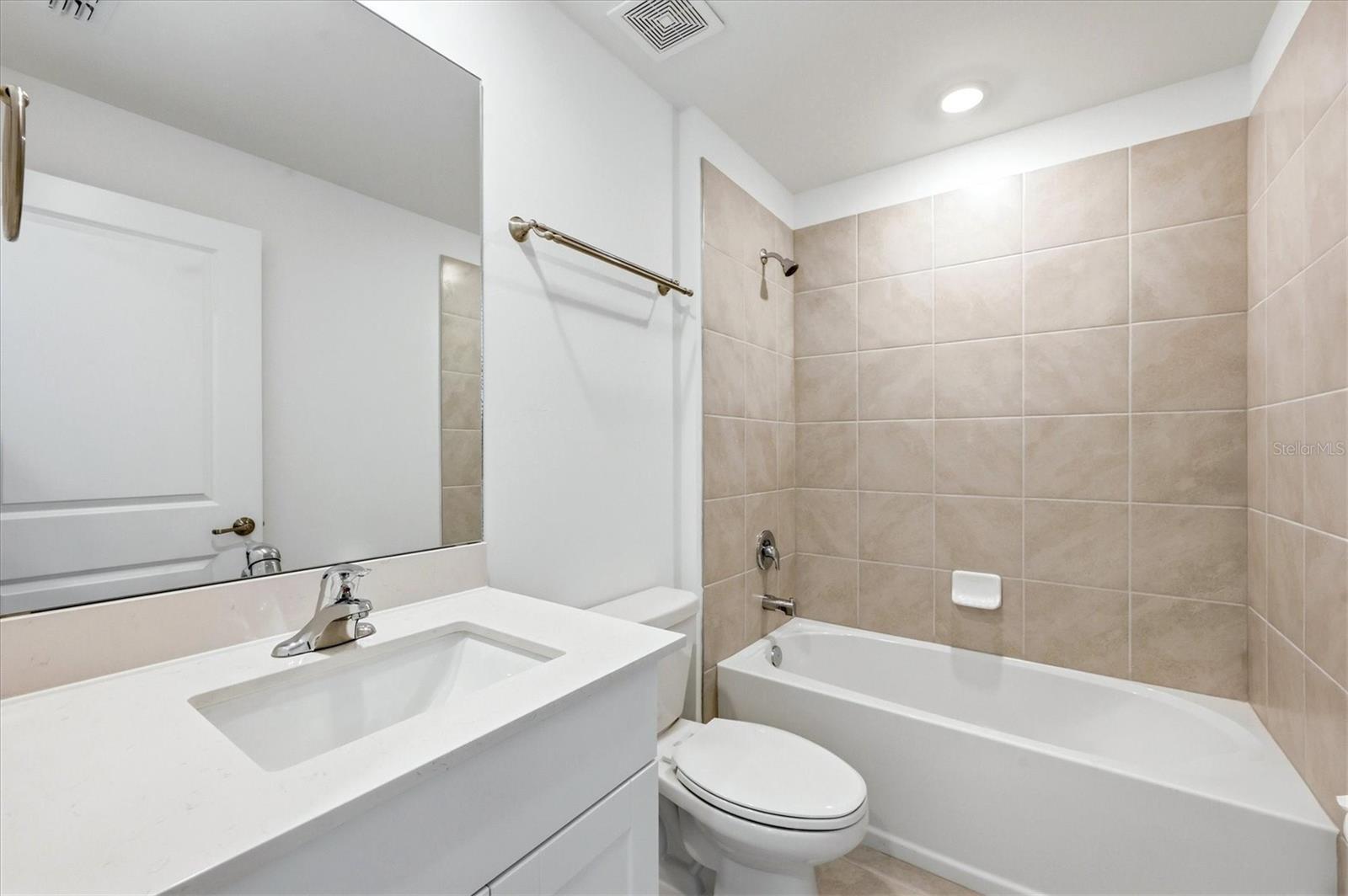 ROTONDA LAKES - Residential