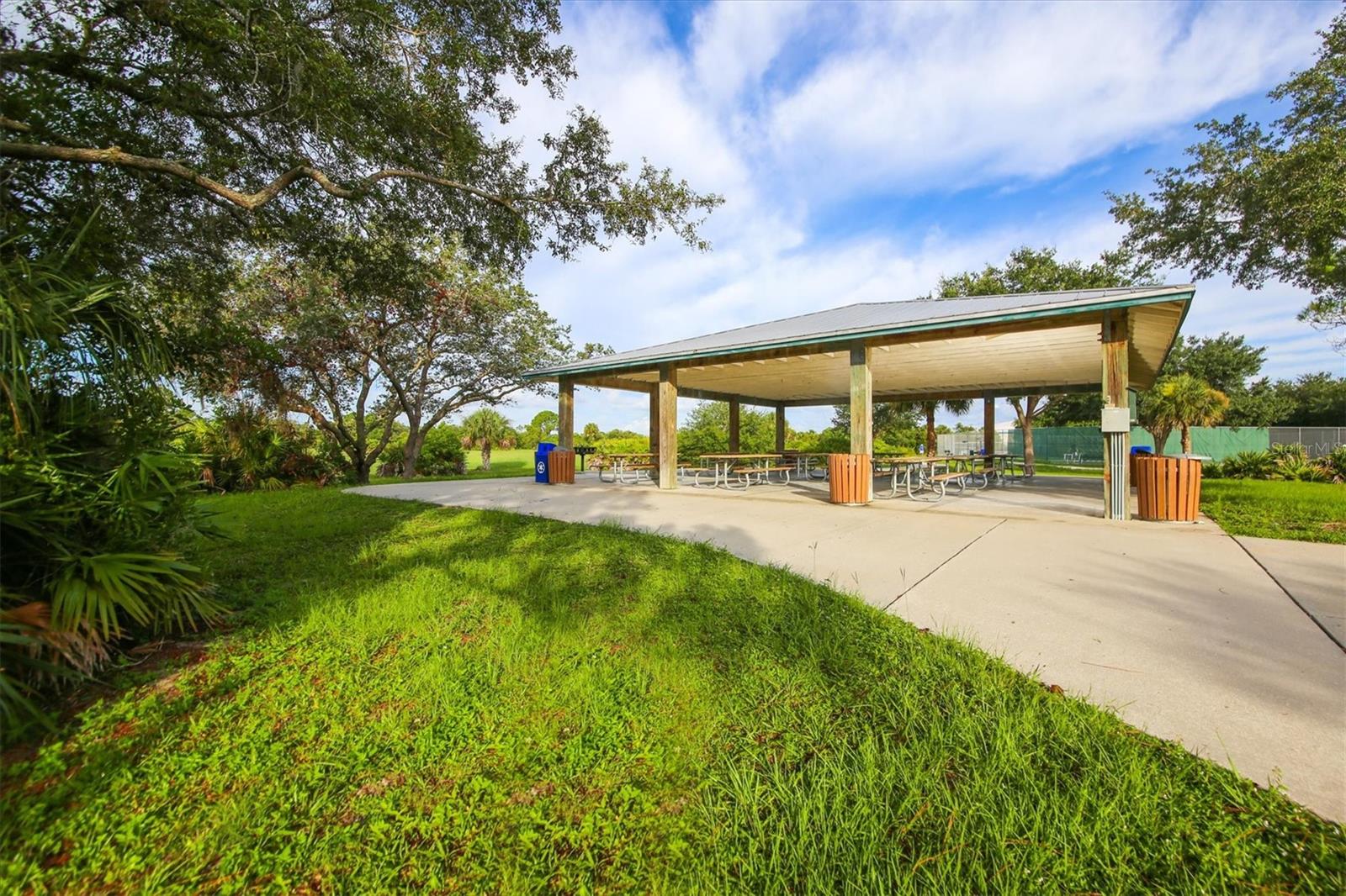 ROTONDA LAKES - Residential