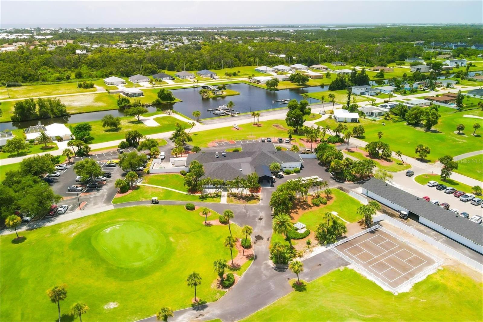 ROTONDA LAKES - Residential