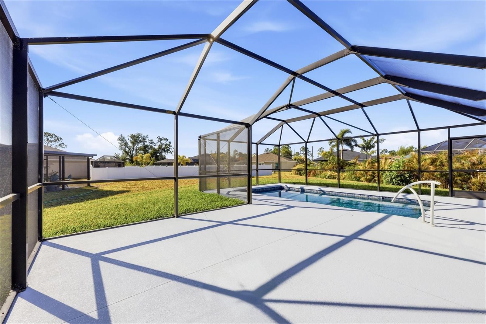 ROTONDA LAKES - Residential
