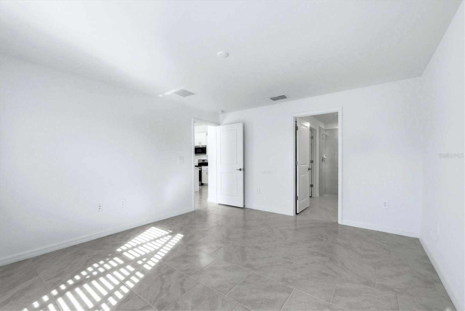 ROTONDA LAKES - Residential
