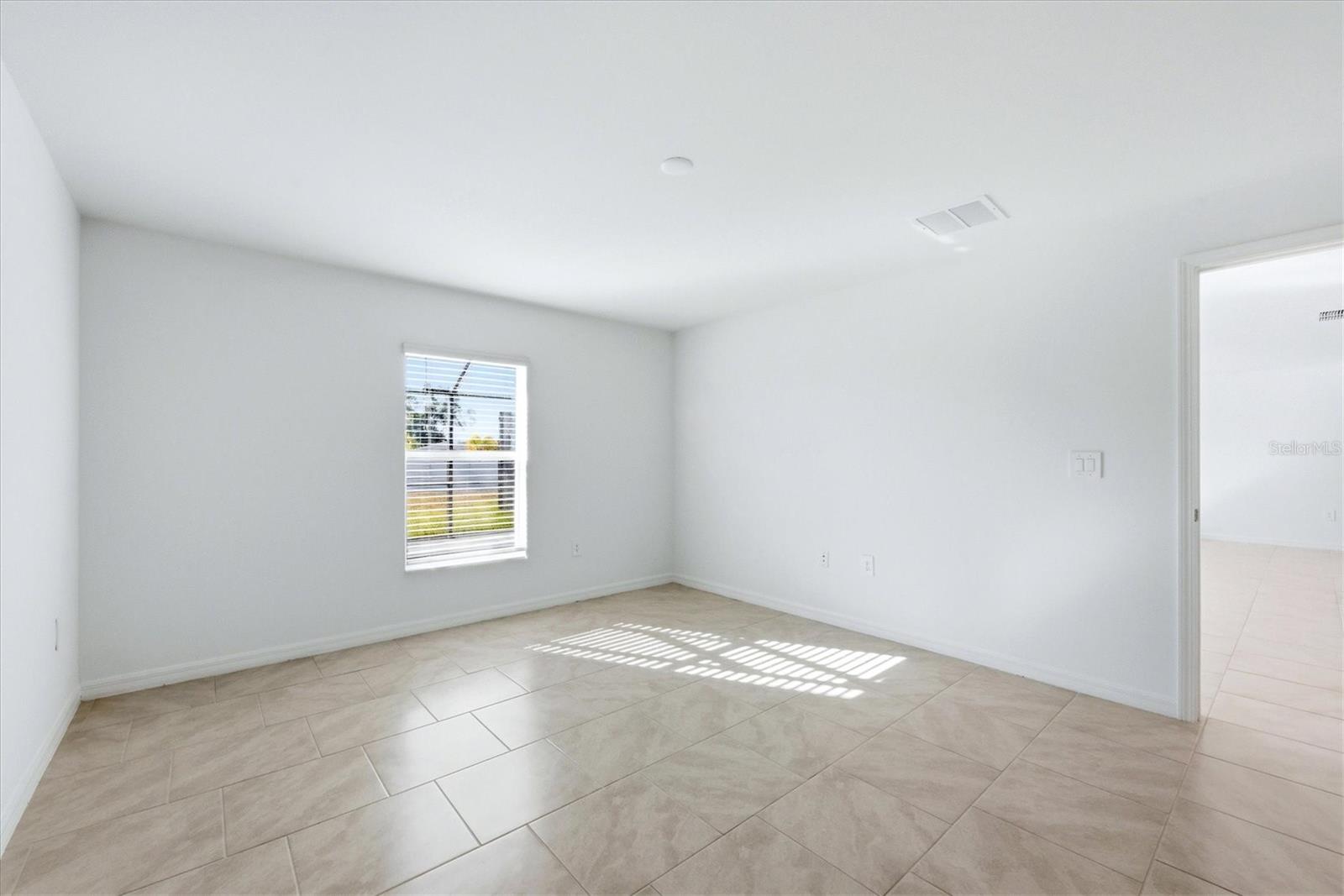 ROTONDA LAKES - Residential