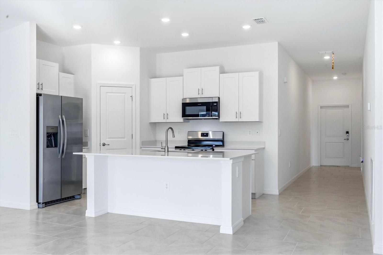 ROTONDA LAKES - Residential