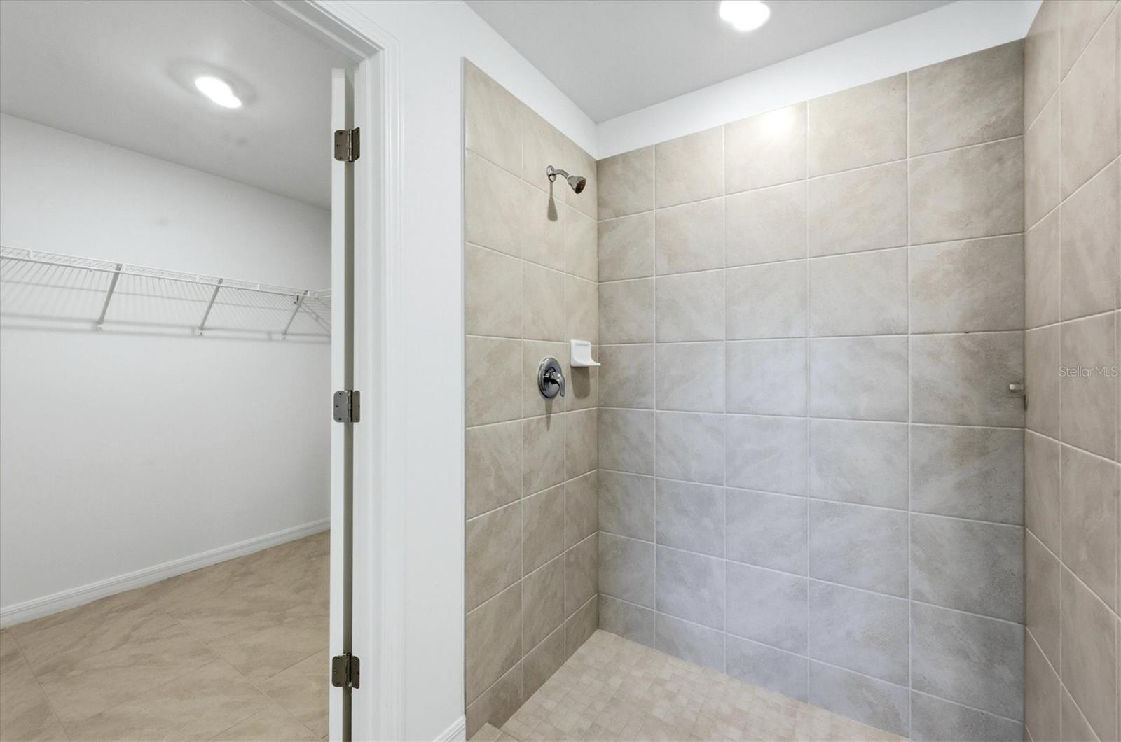 ROTONDA LAKES - Residential