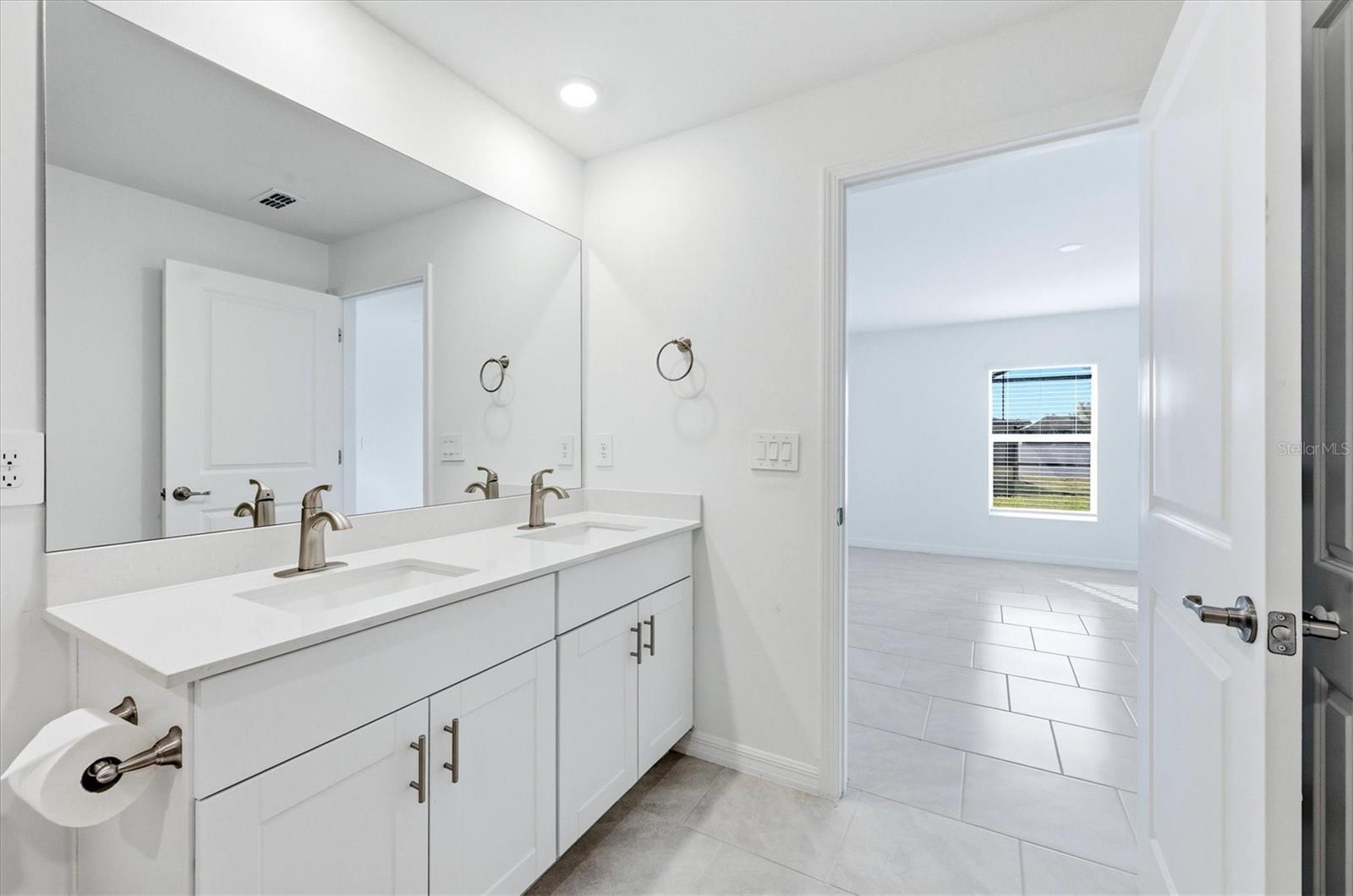 ROTONDA LAKES - Residential