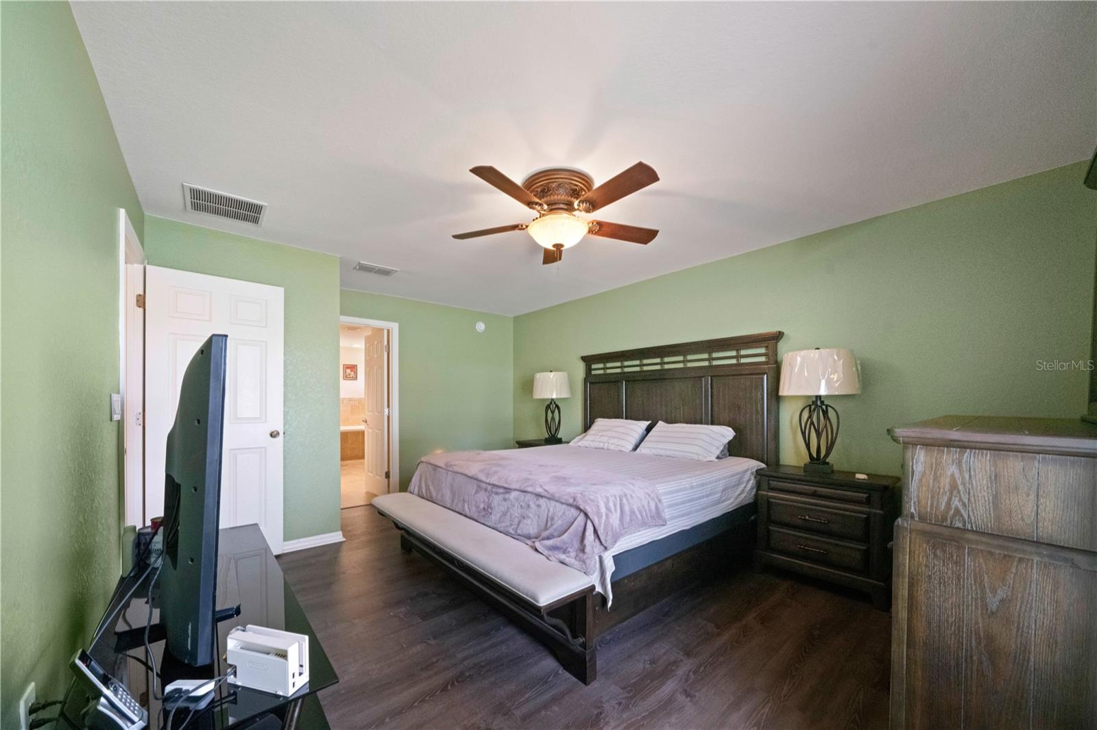 CRESCENT VIEW - Residential