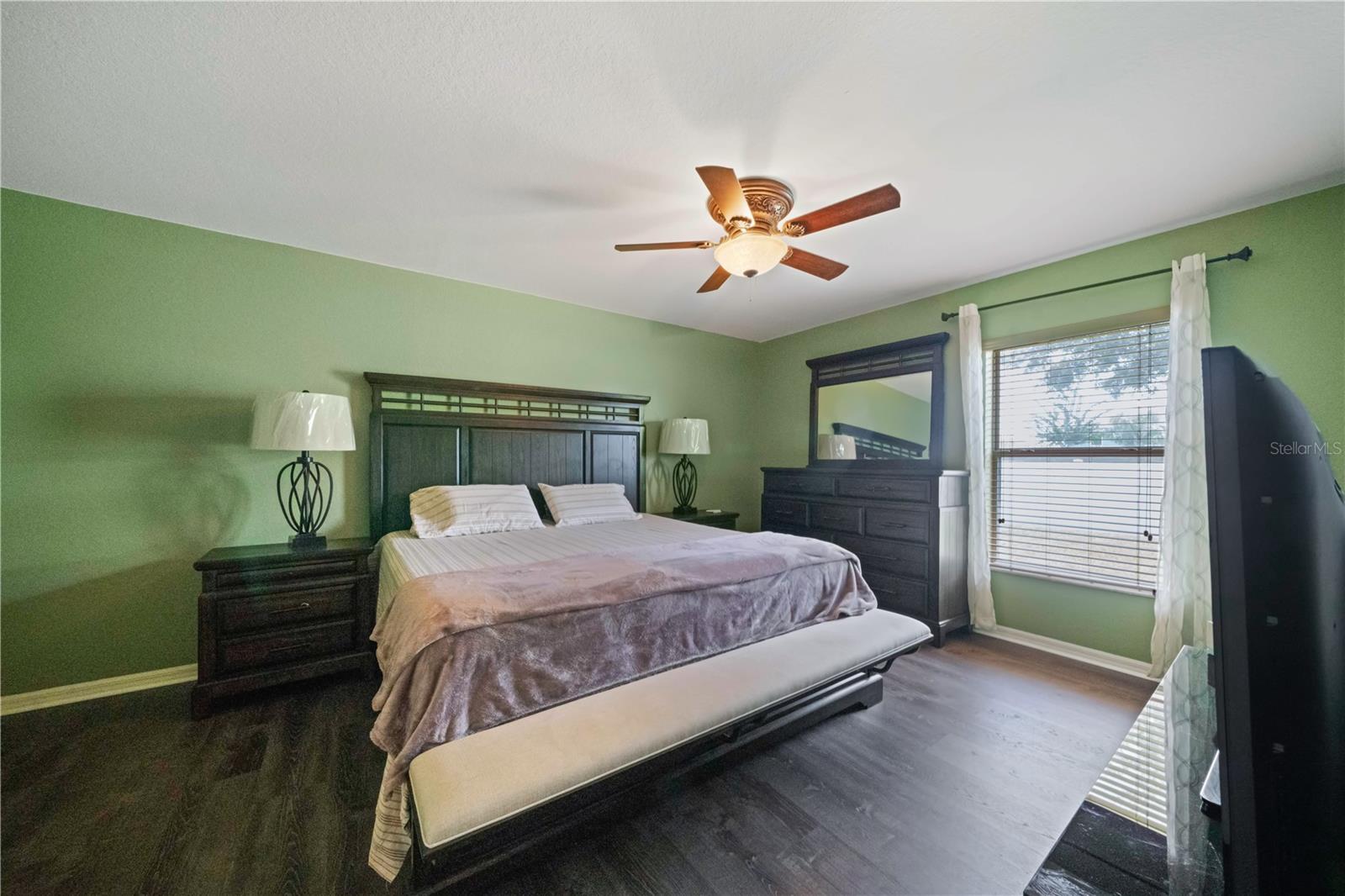 CRESCENT VIEW - Residential