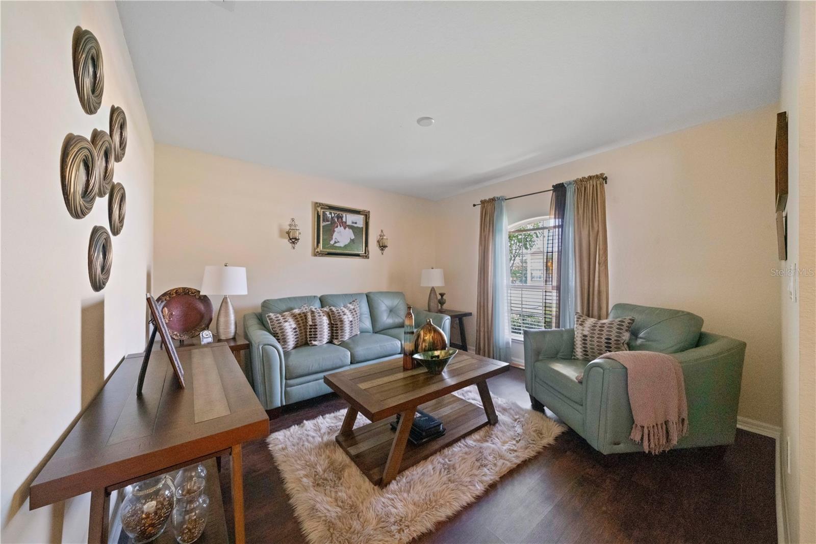 CRESCENT VIEW - Residential