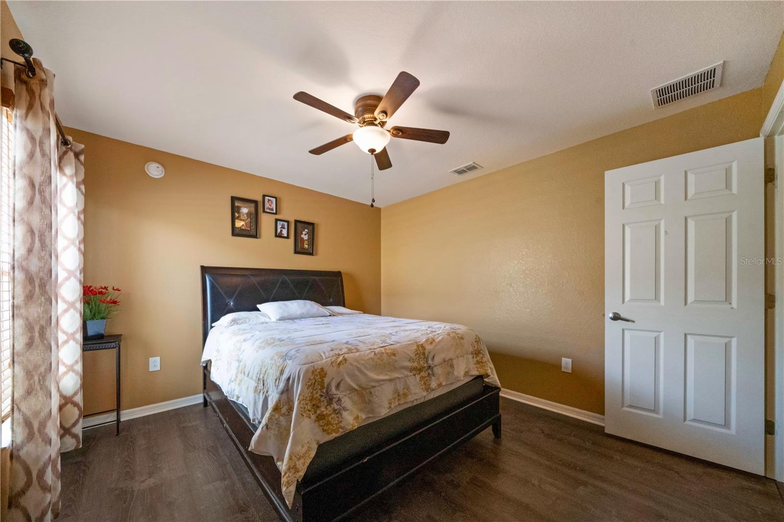 CRESCENT VIEW - Residential