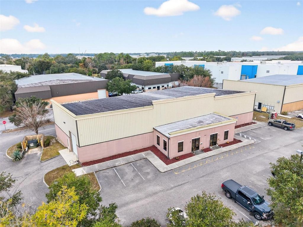 Photo of 551 S Econ Circle, Oviedo, FL 32765 (MLS # O6379157)