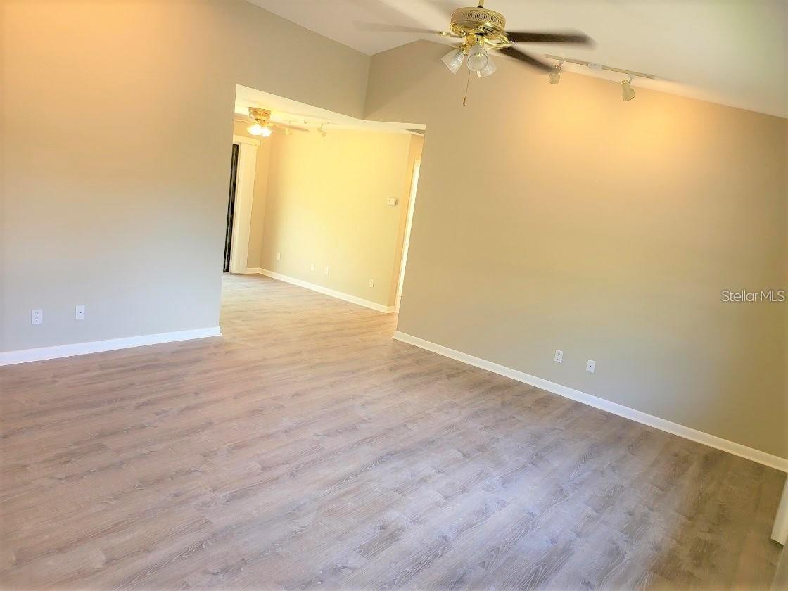 QUAIL OAKS - Residential