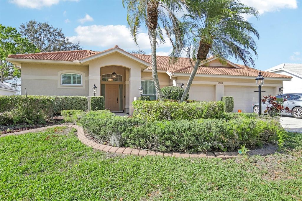 Photo of 6503 Drewrys Bluff, Bradenton, FL 34203 (MLS # A4684883)