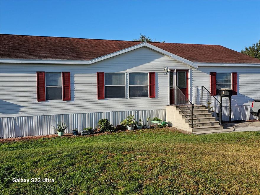 Well-maintained 4-bedroom, 2-bath, features an open layout with bright living spaces, a functional kitchen, private primary suite. Conveniently located minutes from The Loop, shopping, dining, major highways, Orlando International Airport, and Central Florida attractions.