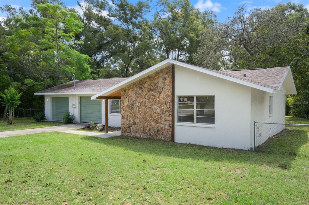 Photo of 33486 Westwood Drive, Dade City, FL 33523 (MLS # A4670155)