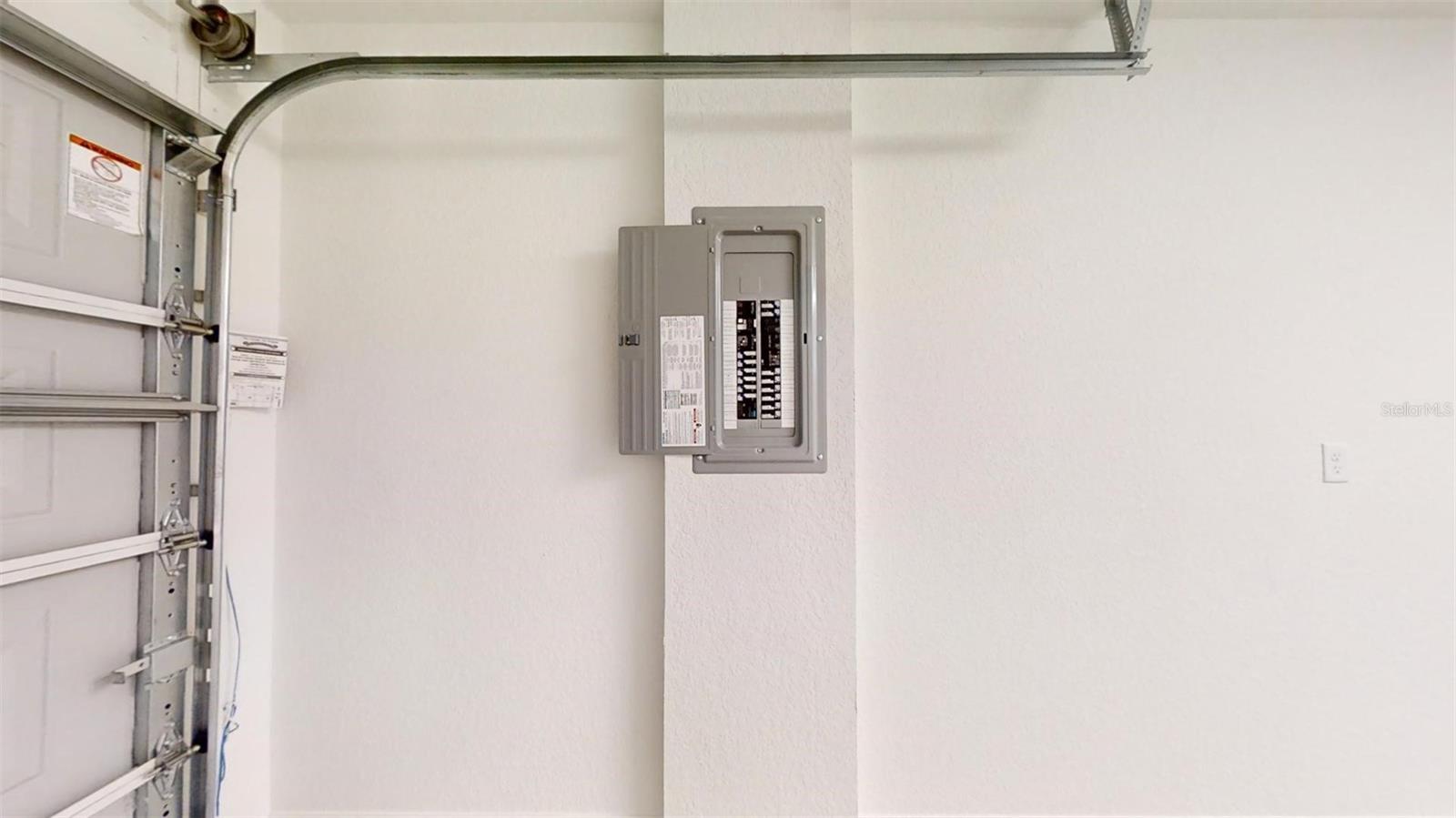 RAINBOW LAKES ESTATE - Residential