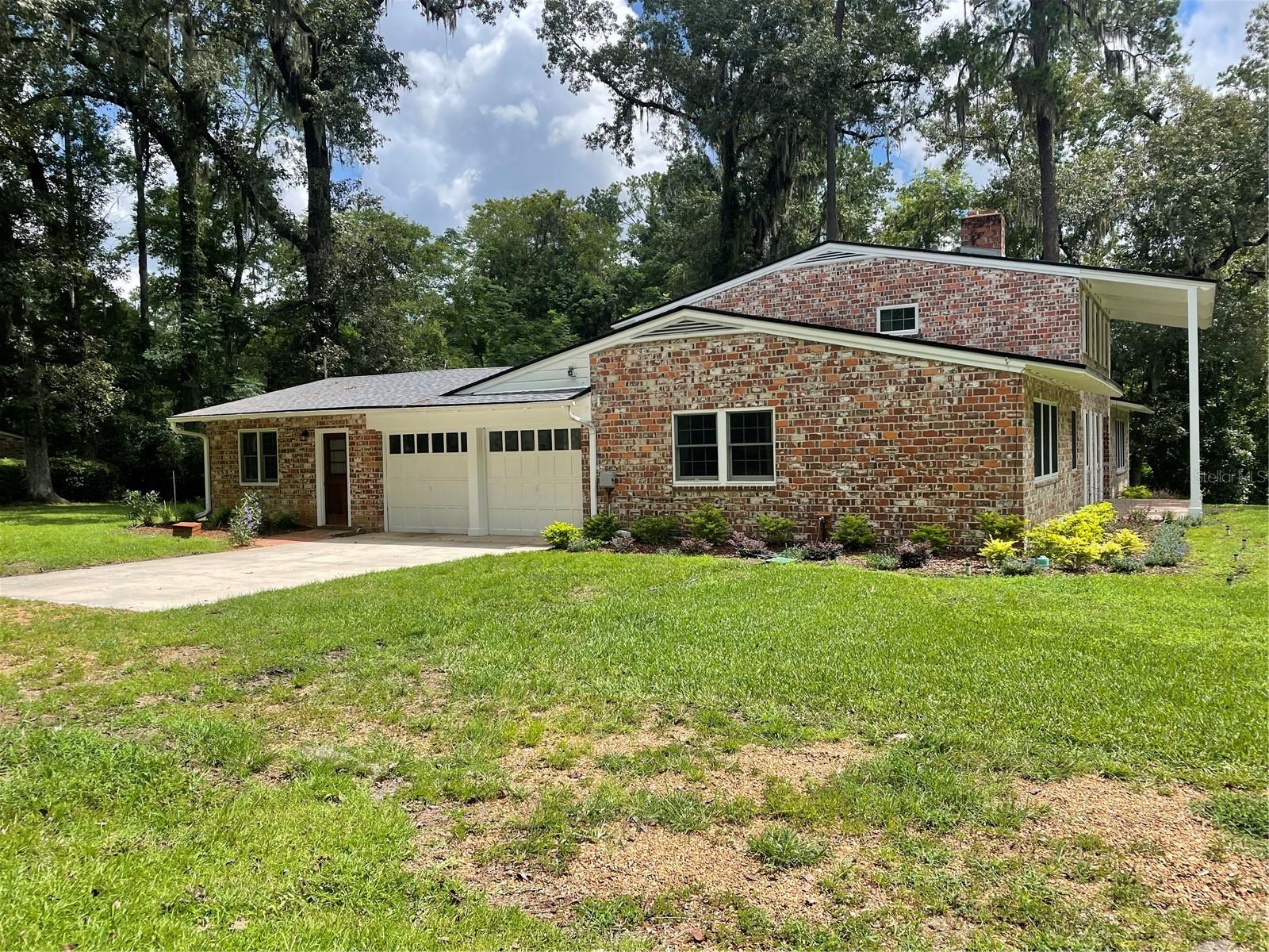 LAZONBY ACRES - Residential Lease