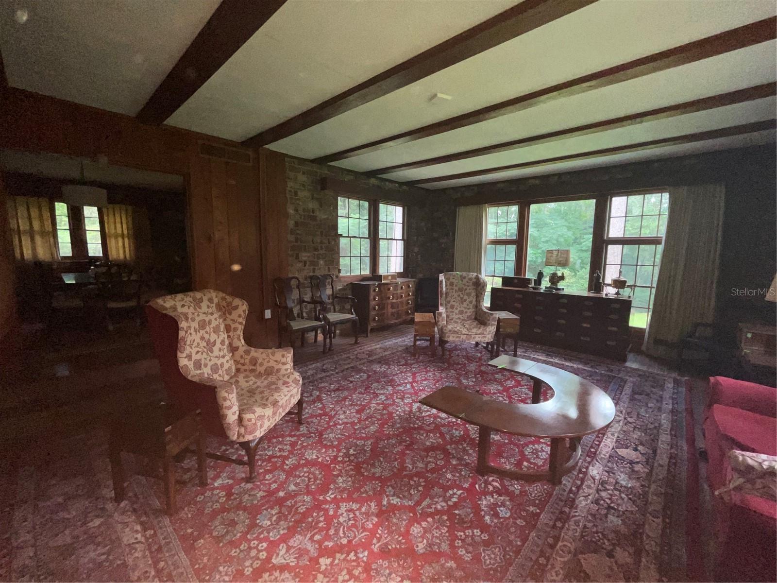 LAZONBY ACRES - Residential Lease