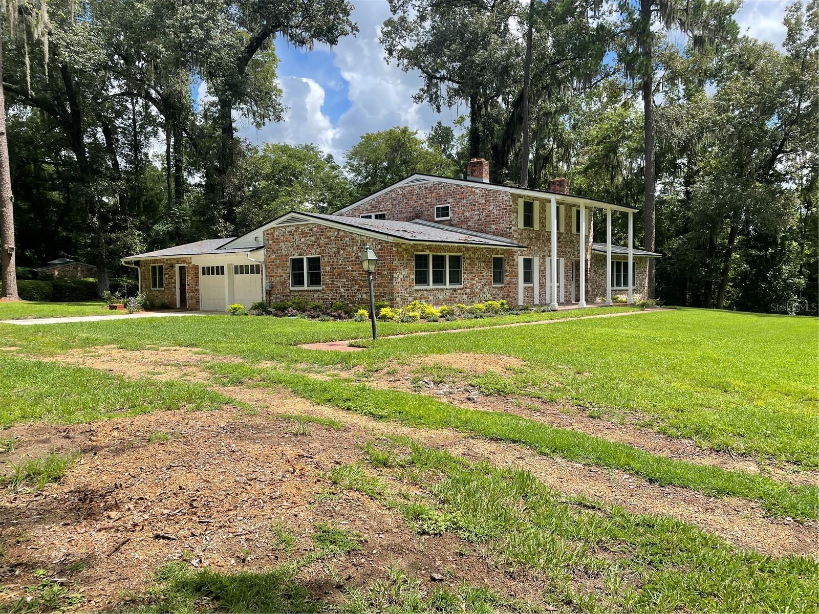 LAZONBY ACRES - Residential Lease