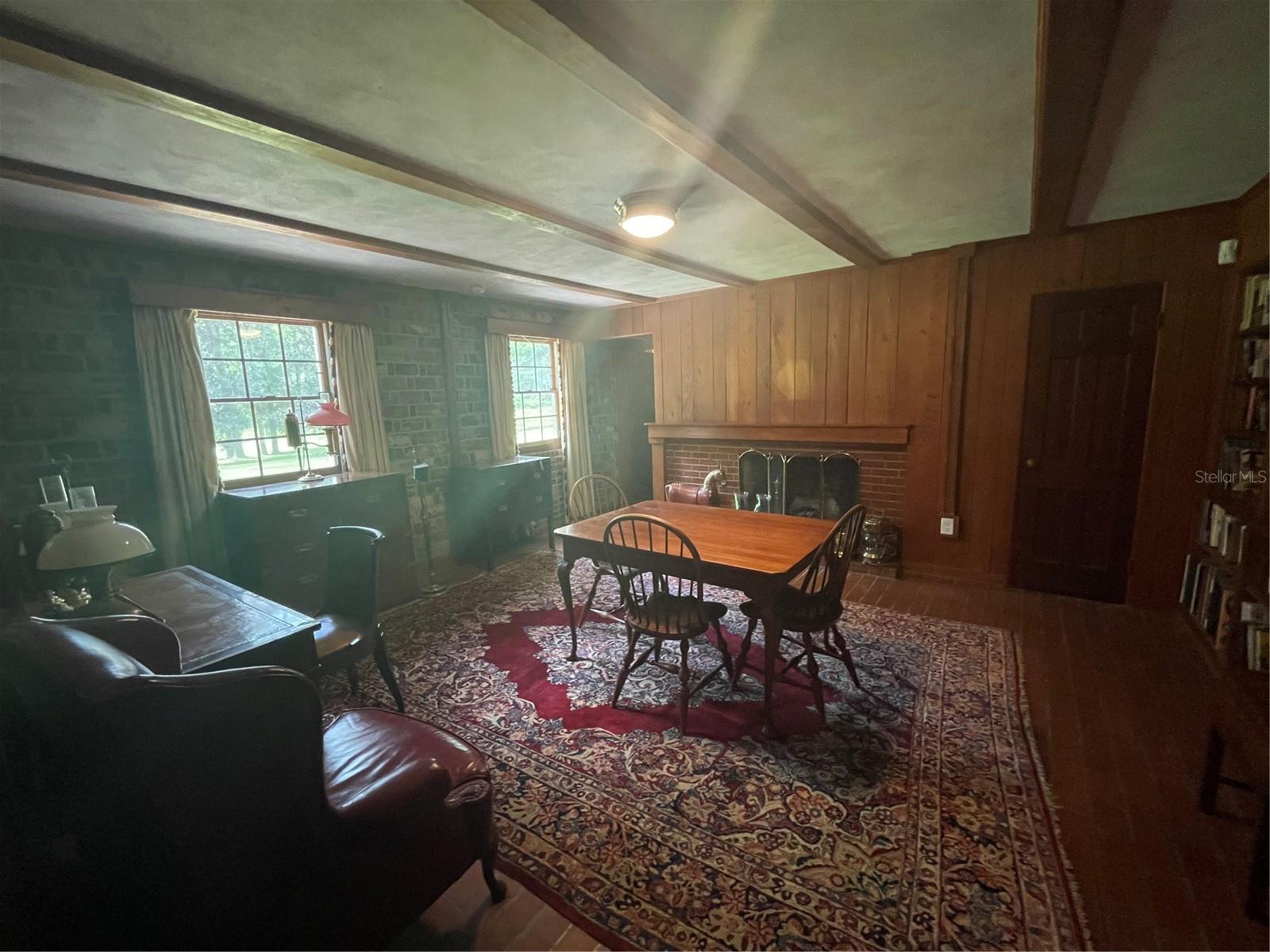 LAZONBY ACRES - Residential Lease