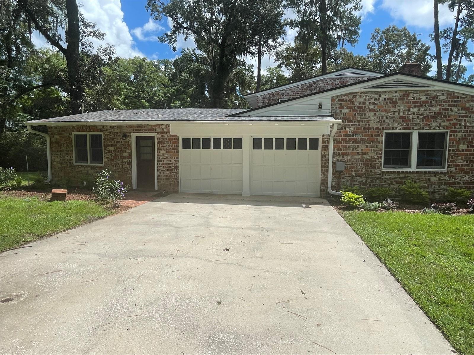 LAZONBY ACRES - Residential Lease