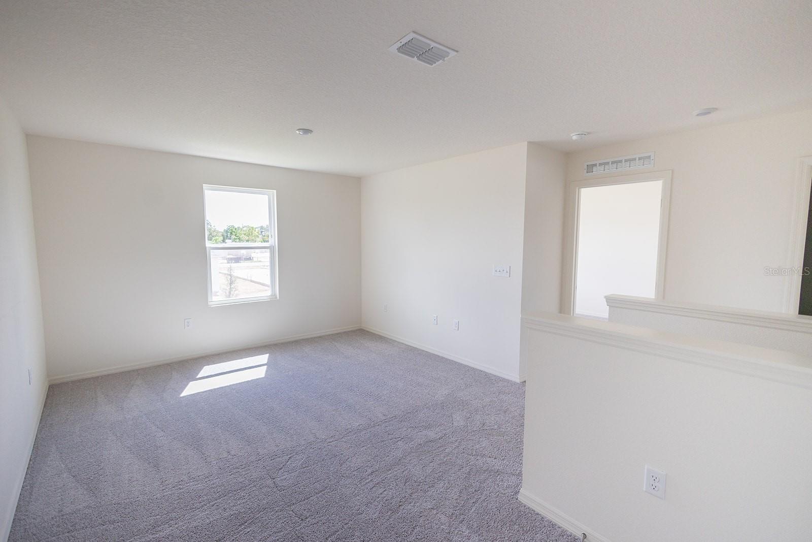 HILLVIEW - Residential Lease