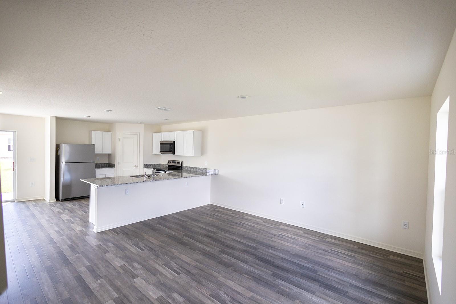 HILLVIEW - Residential Lease