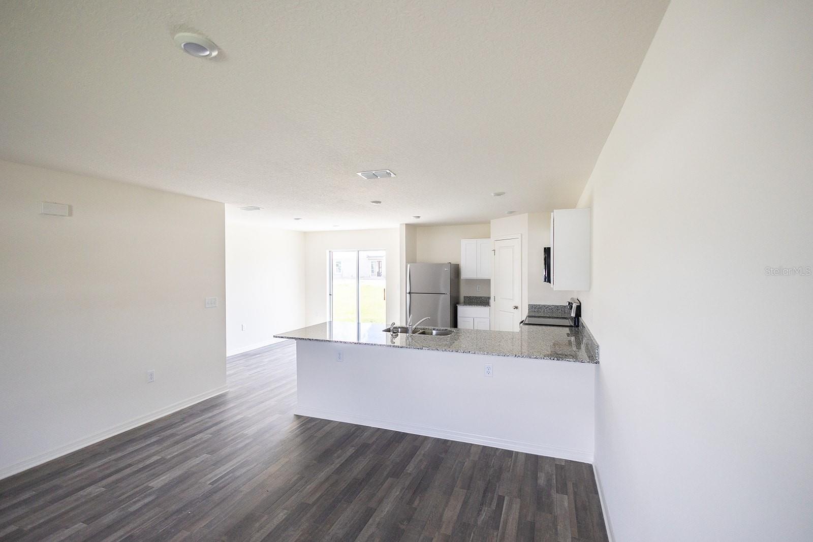 HILLVIEW - Residential Lease