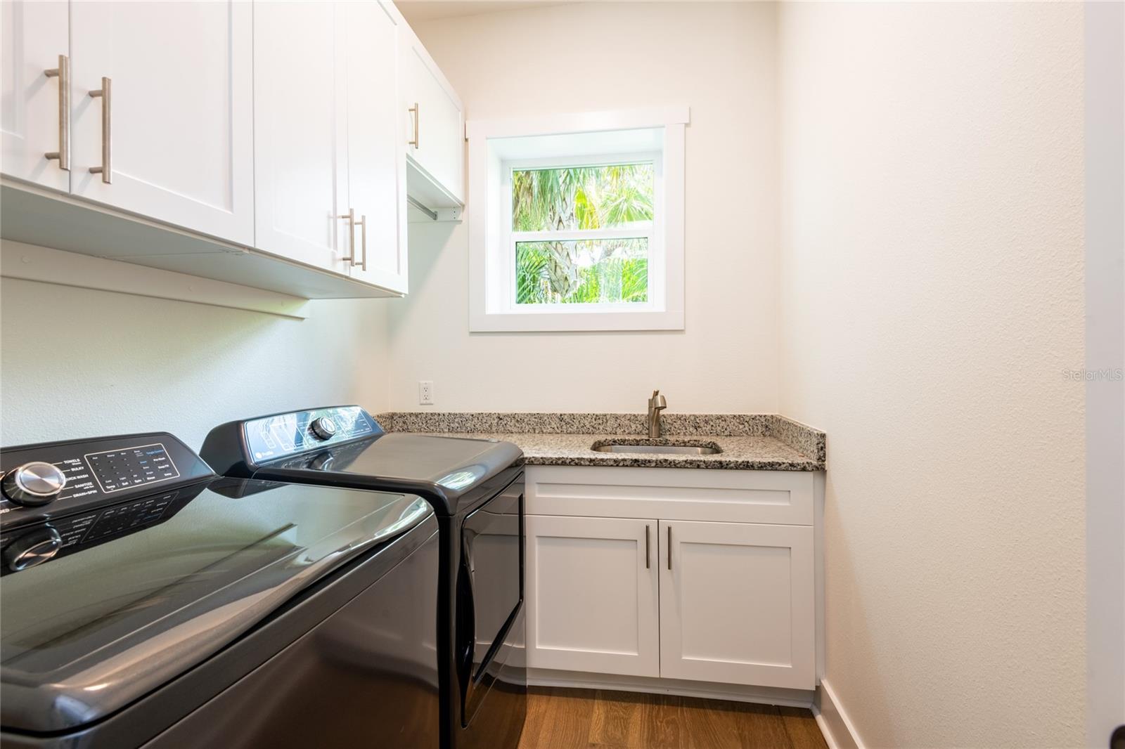 OAK BEND TWNHMS - Residential