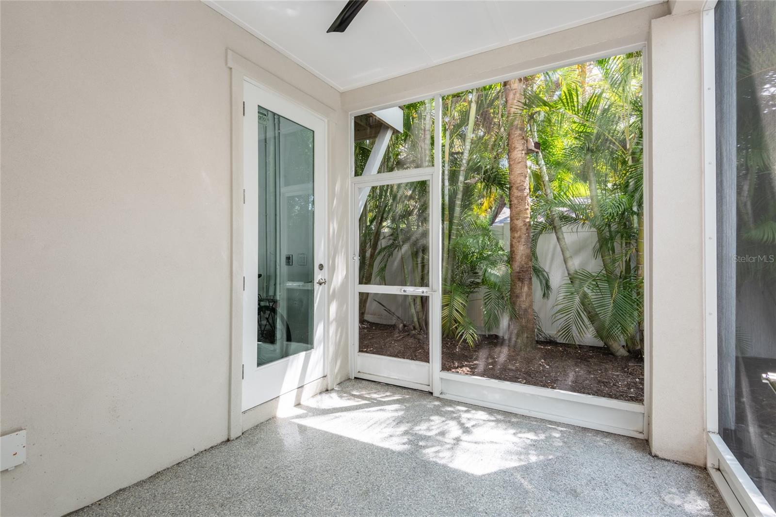 OAK BEND TWNHMS - Residential