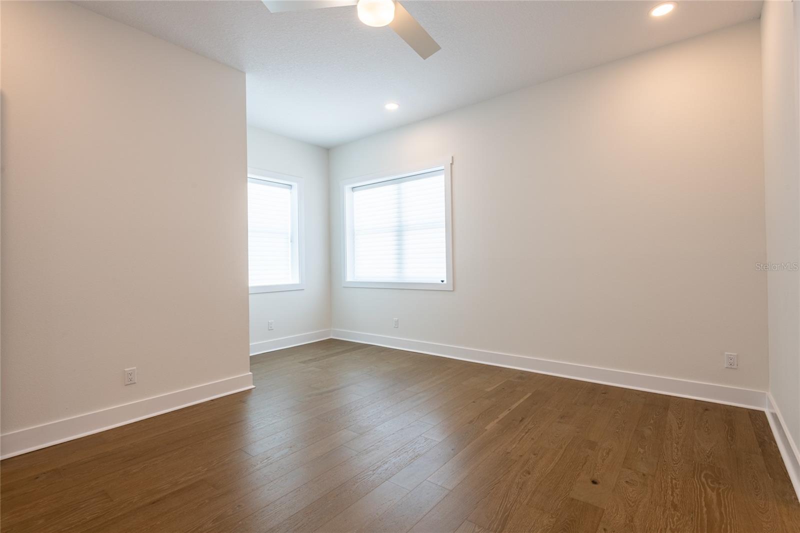 OAK BEND TWNHMS - Residential