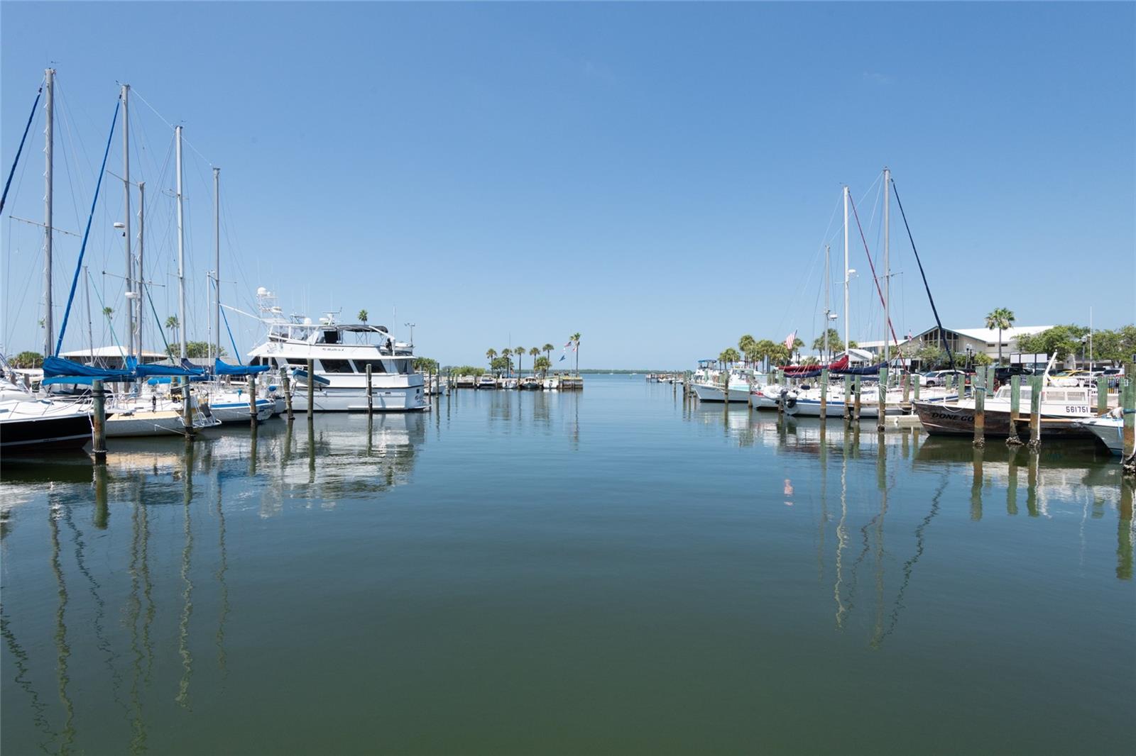 OAK BEND TWNHMS - Residential