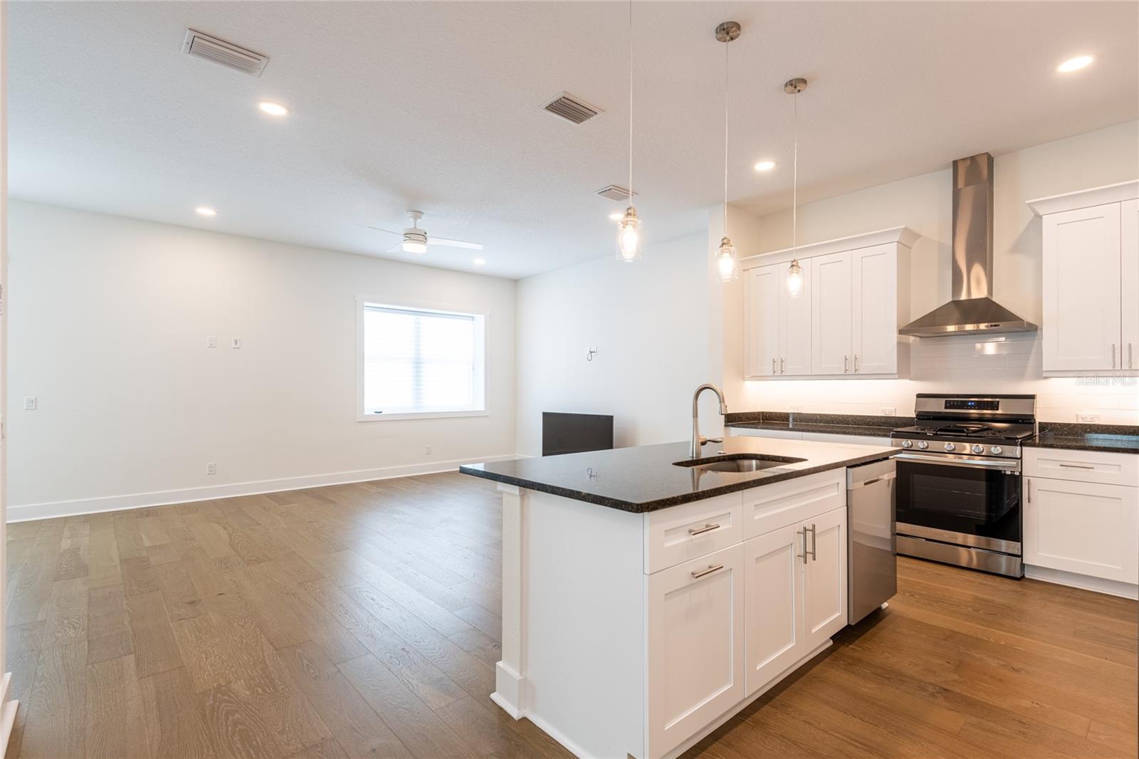 OAK BEND TWNHMS - Residential