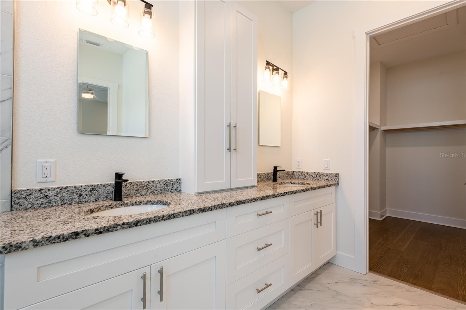 OAK BEND TWNHMS - Residential