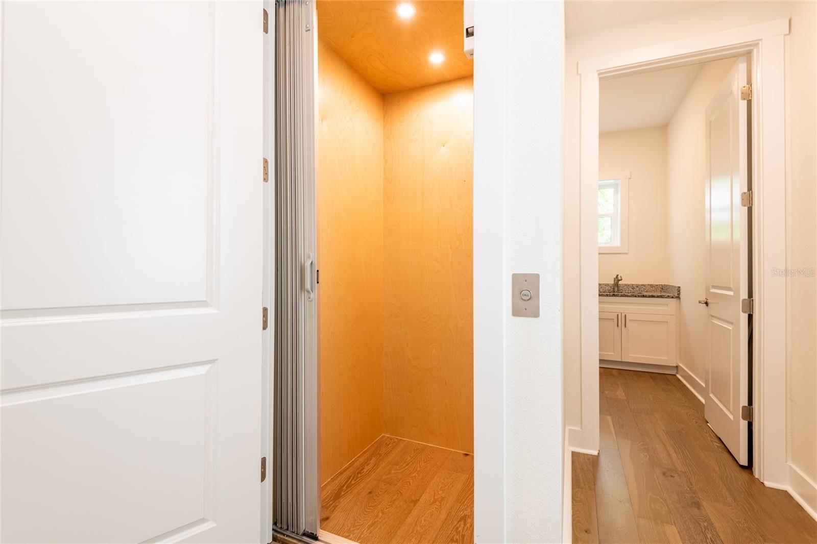 OAK BEND TWNHMS - Residential